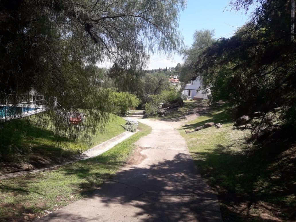 Departamentos Carlos Paz Bajada Al Lago Вила Карлос Пас Екстериор снимка