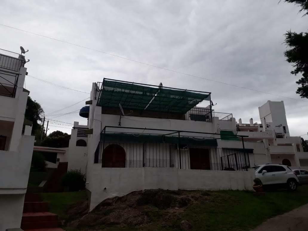 Departamentos Carlos Paz Bajada Al Lago Вила Карлос Пас Екстериор снимка